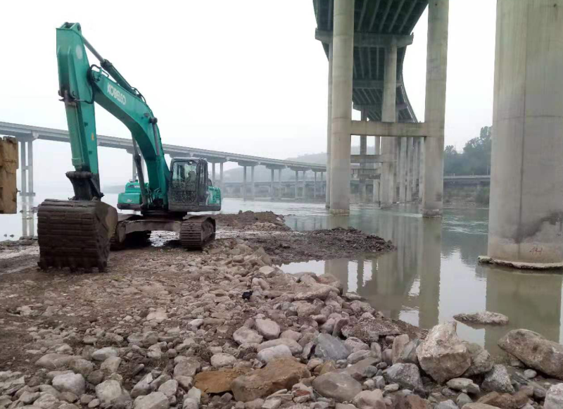 廣陜高速公路嘉陵江特大橋橋墩基礎沖刷 處治工程正式進場施工