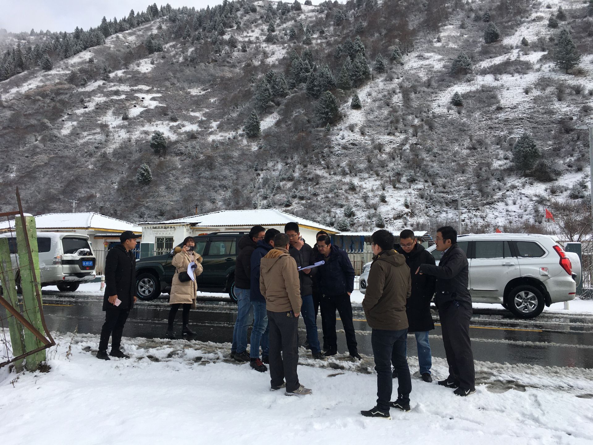 公司承建久馬高速前期踏勘工作穩(wěn)步開展