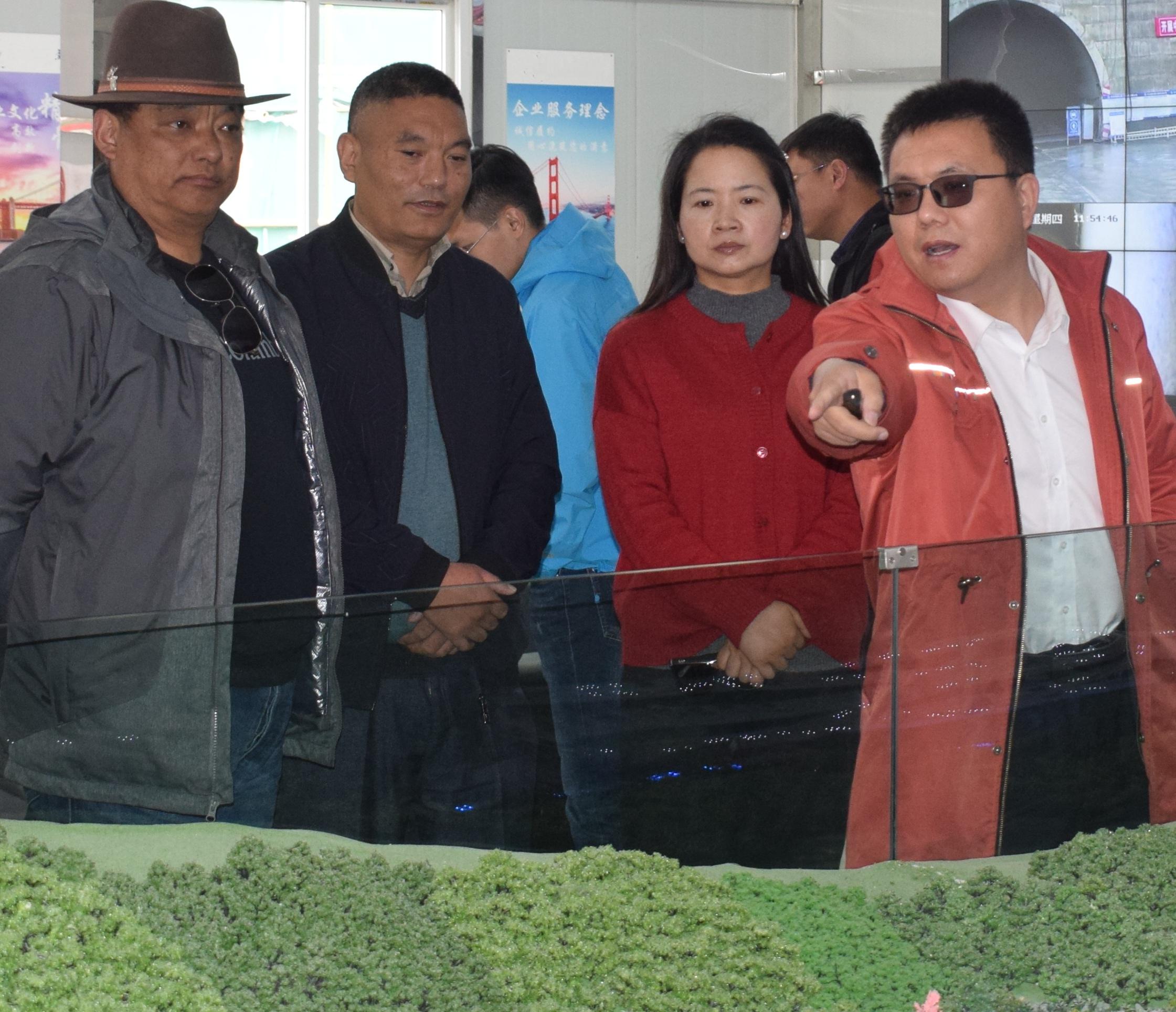 四川省水利廳政策法規(guī)處副處長殷竹君一行調(diào)研指導(dǎo)康新K1-1項(xiàng)目環(huán)水保工作.jpg