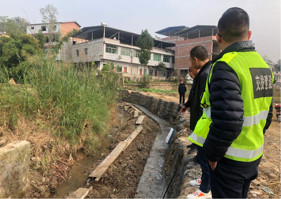 “共建路”正式動(dòng)工，讓群眾出行不再困難