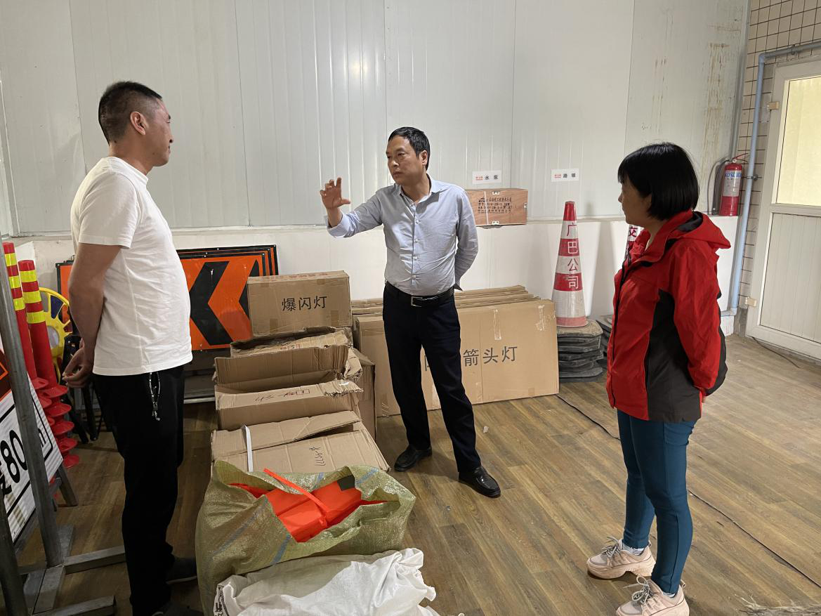公司黨委委員、紀委書記張忠勇赴成綿擴容項目、養(yǎng)護片區(qū)調(diào)研督導