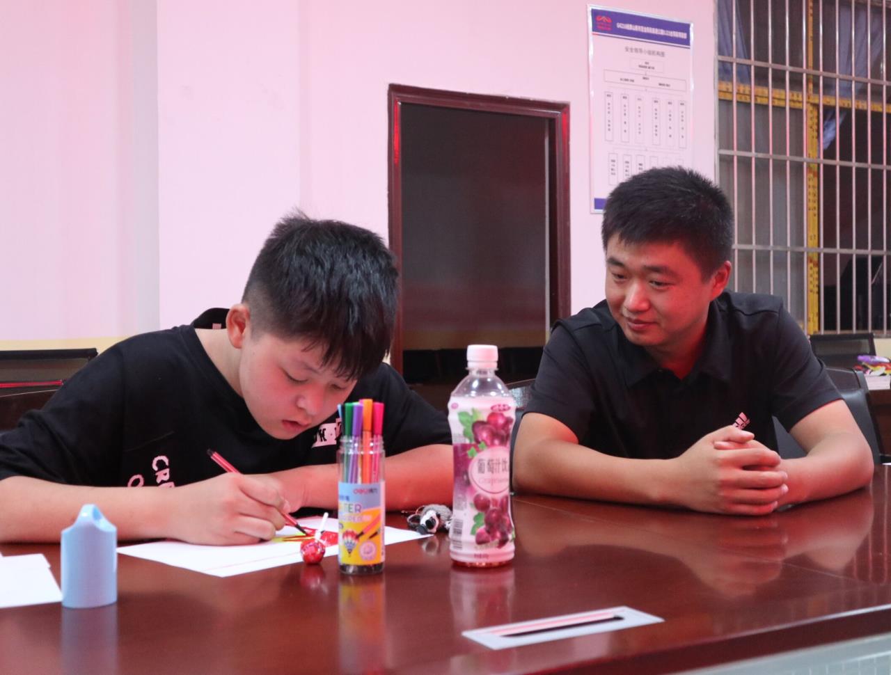 漢彝一家親 團結(jié)共奮進——公路分公司各支部積極開展統(tǒng)一戰(zhàn)線工作