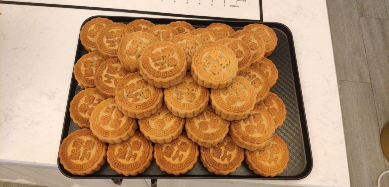 這個中秋節(jié)來點不一樣的，我們把自制月餅送到一線去