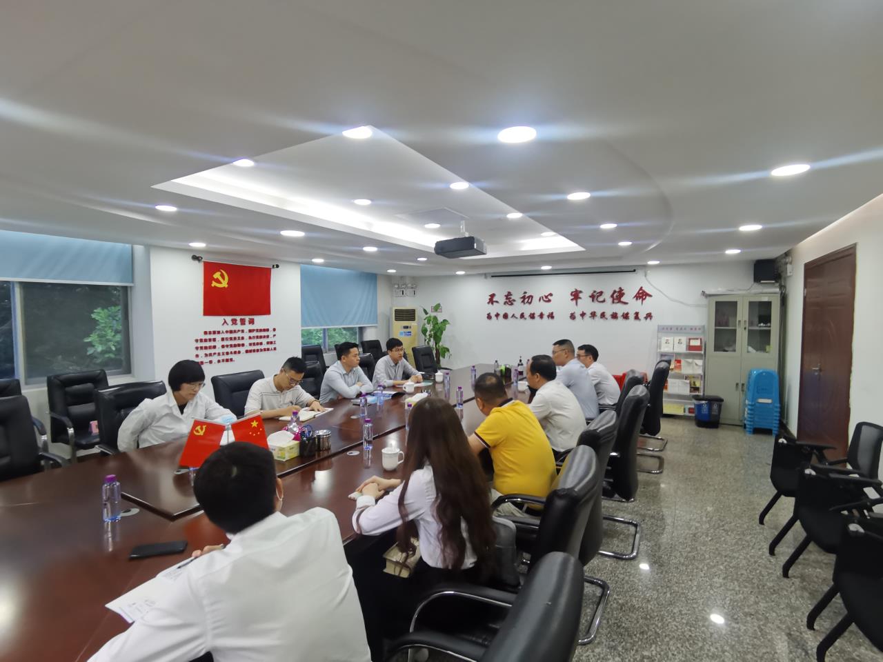 交建路面公司與珠海市鶴洲新區(qū)區(qū)政府、南水鎮(zhèn)人民政府分別召開合作洽談會