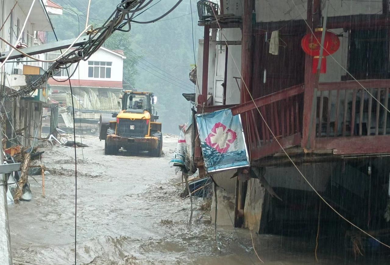 平武縣暴雨山洪，交建集團(tuán)緊急搶通生命通道