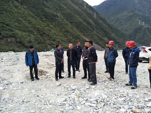 集團公司董事、藏區(qū)公司董事長李永林赴公司公路分公司承建康新高速公路K1-1項目調(diào)研指導工作