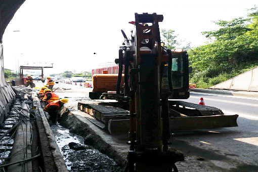 都汶高速紫坪鋪隧道、龍溪隧道病害處治應急搶險工程全面開工