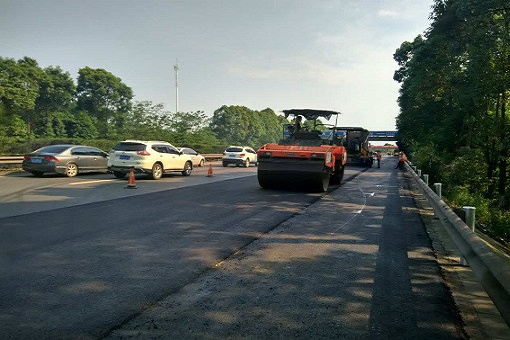 養(yǎng)護(hù)分公司承建成都至雅安高速公路瀝青路面專(zhuān)項(xiàng)維修工程順利完工